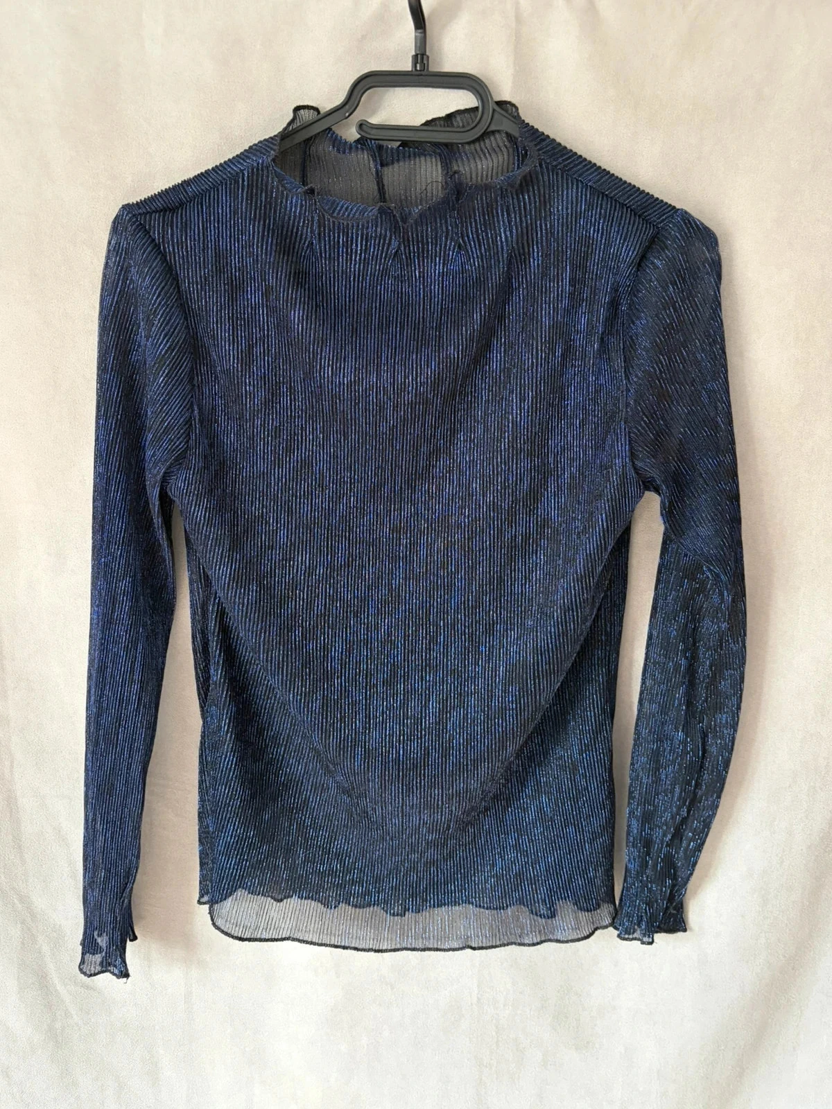 Haut bleu à paillettes